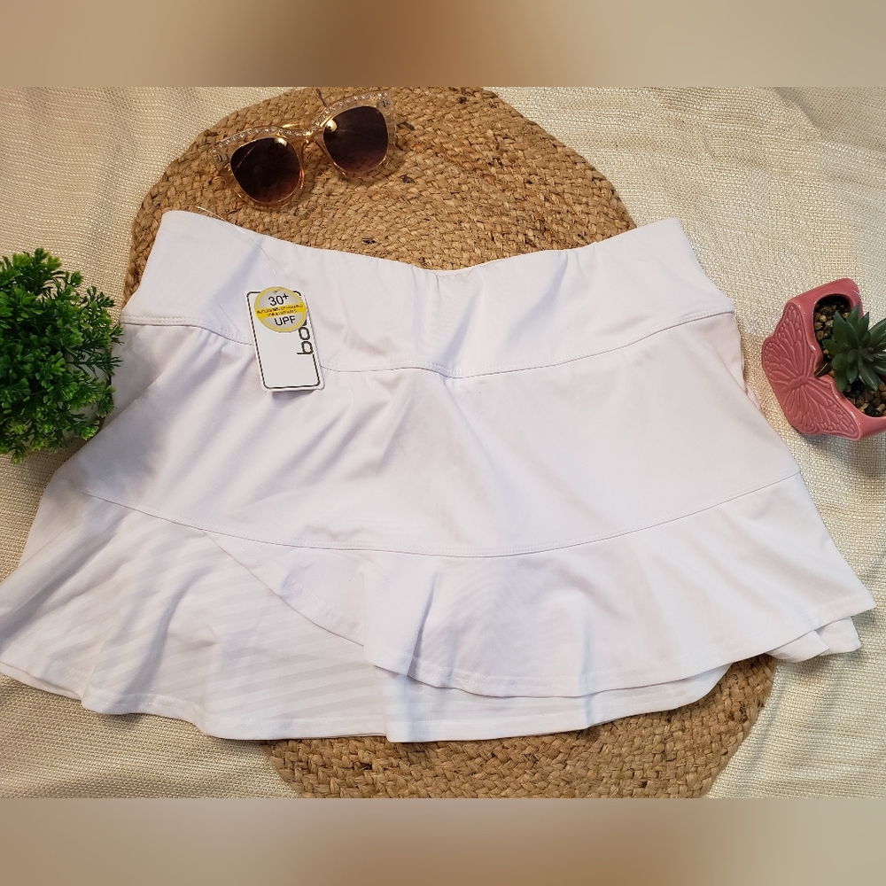 Bolle Women's White Shorts - Picture 3 of 3